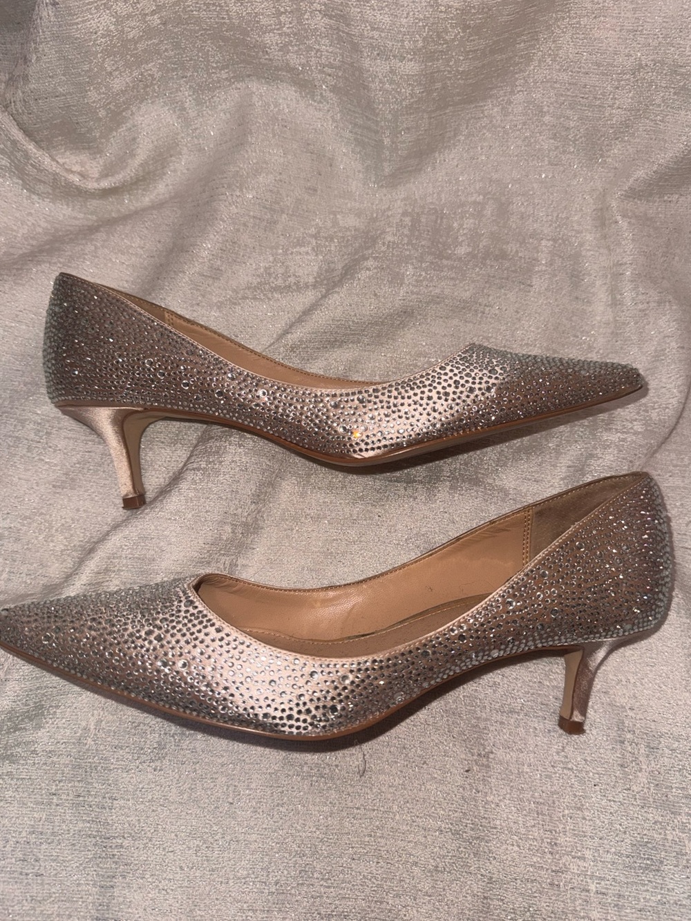 Jewel Badgley Mischka
Women's Frenchie Kitten Heel Evening Pumps, size 8.5 - Picture 8 of 10